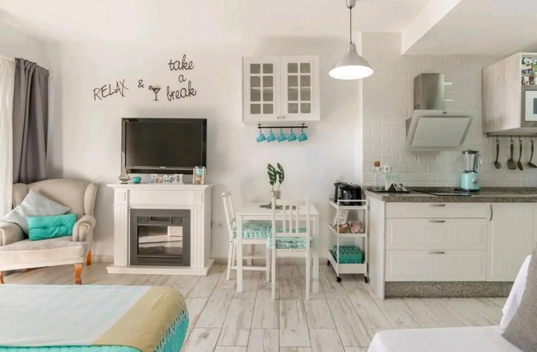 El Estudio De La Playa Benalbeach Holidays Deluxe Бенальмадена